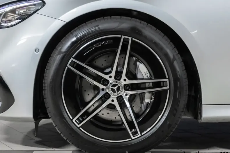 Mercedes-Benz E 200 din 2025 cu 5.000 km - oferta MER176912 - foto 6