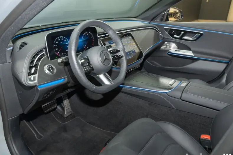 Mercedes-Benz E 200 din 2025 cu 5.000 km - oferta MER176912 - foto 9