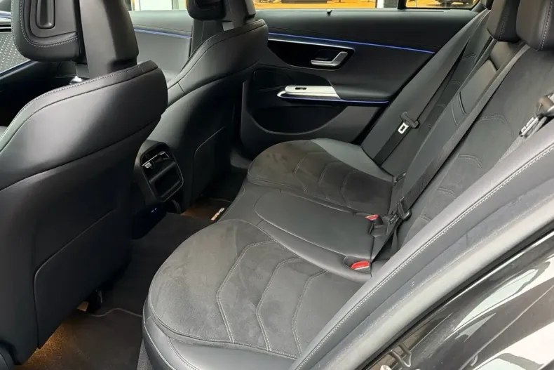 Mercedes-Benz E 200 din 2025 cu 15.580 km - oferta MER176913 - foto 10