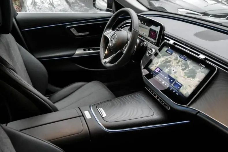 Mercedes-Benz E 300 din 2025 cu 21.436 km - oferta MER176916 - foto 4