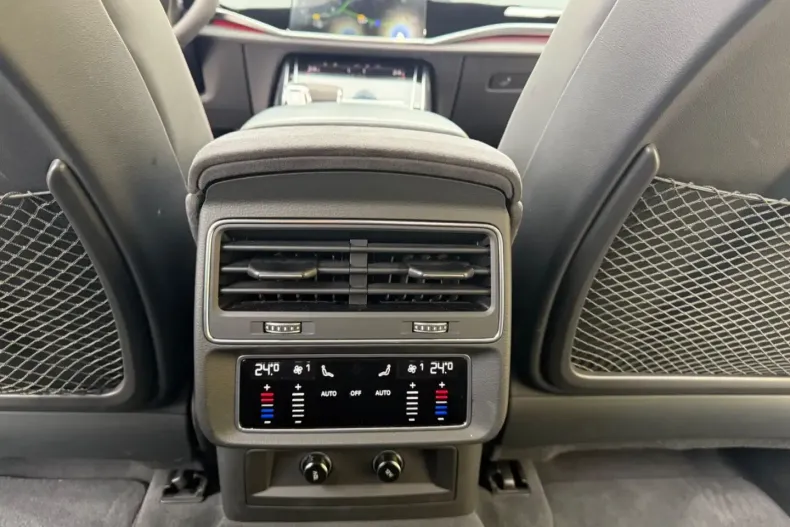 Audi RSQ8 din 2023 cu 32.000 km - oferta AUD176940 - foto 18