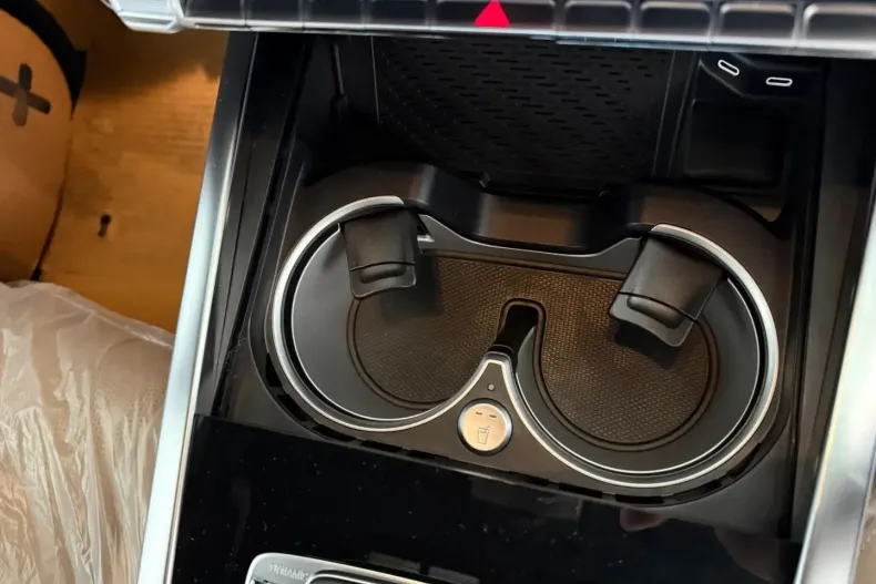 Mercedes-Benz G 63 AMG din 2025 cu 5.200 km - oferta MER176942 - foto 35