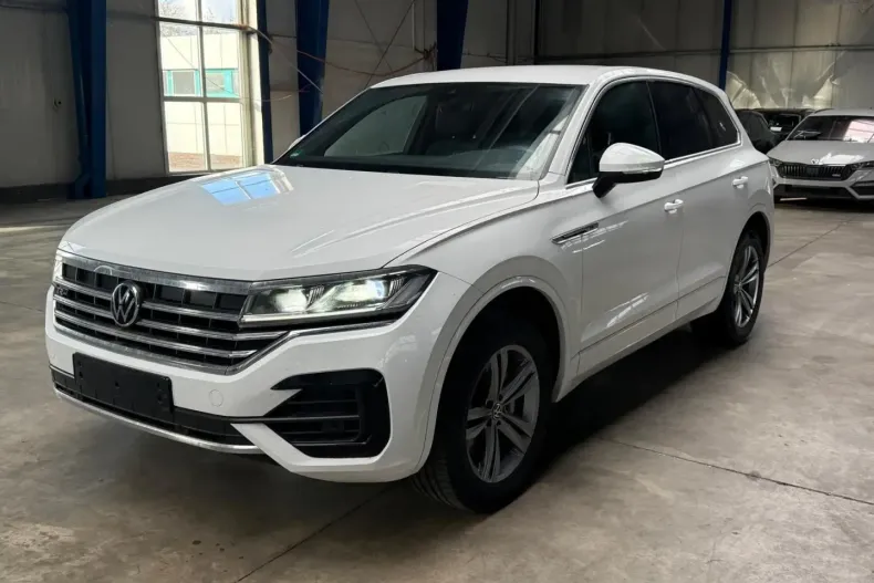 Volkswagen Touareg din 2021 cu 68.790 km - oferta VOL176947 - foto 1