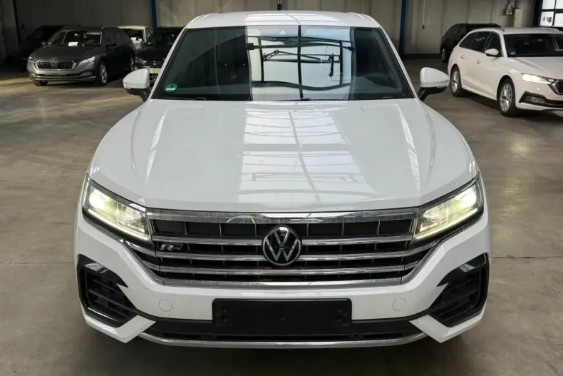Volkswagen Touareg din 2021 cu 68.790 km - oferta VOL176947 - foto 2