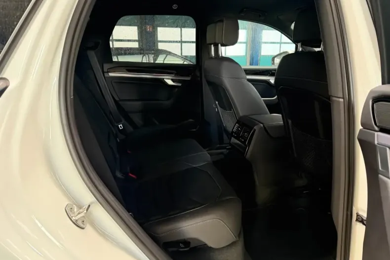 Volkswagen Touareg din 2021 cu 68.790 km - oferta VOL176947 - foto 8