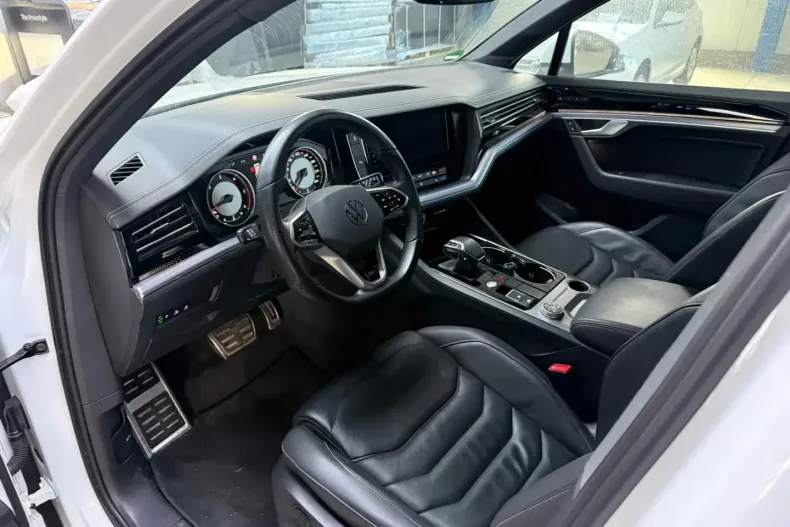 Volkswagen Touareg din 2021 cu 68.790 km - oferta VOL176947 - foto 12