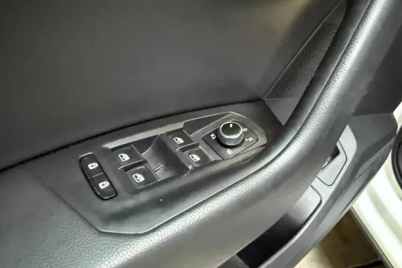 Volkswagen Touareg din 2021 cu 68.790 km - oferta VOL176947 - foto 14