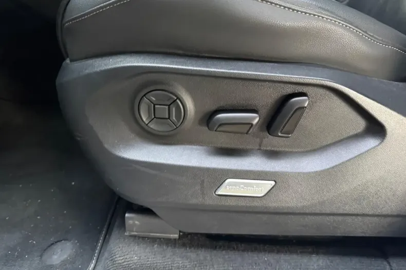 Volkswagen Touareg din 2021 cu 68.790 km - oferta VOL176947 - foto 15