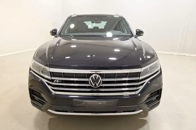 Volkswagen Touareg din 2021 cu 56.750 km - oferta VOL176952 - foto 2