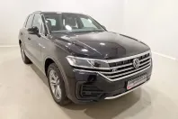 Volkswagen Touareg din 2021 cu 56.750 km - oferta VOL176952 - foto 3