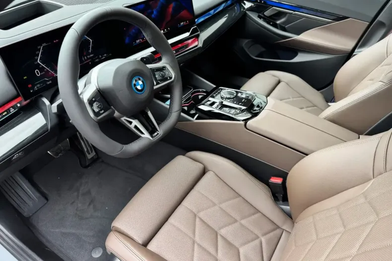 BMW 530 din 2025 cu 4.436 km - oferta BMW176961 - foto 14