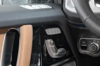 Mercedes-Benz G 63 AMG din 2025 cu 6.900 km - oferta MER176966 - foto 10