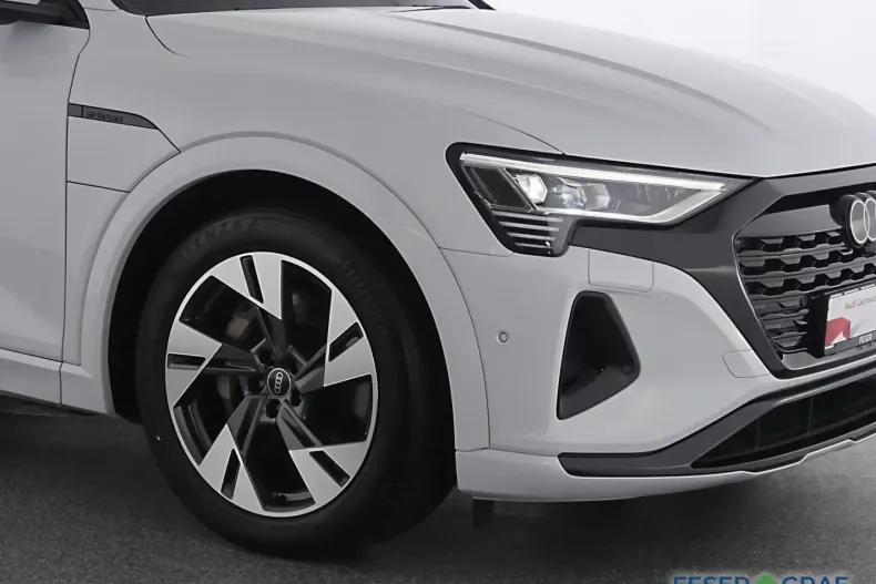 Audi Q8 din 2023 cu 43.990 km - oferta AUD176969 - foto 3