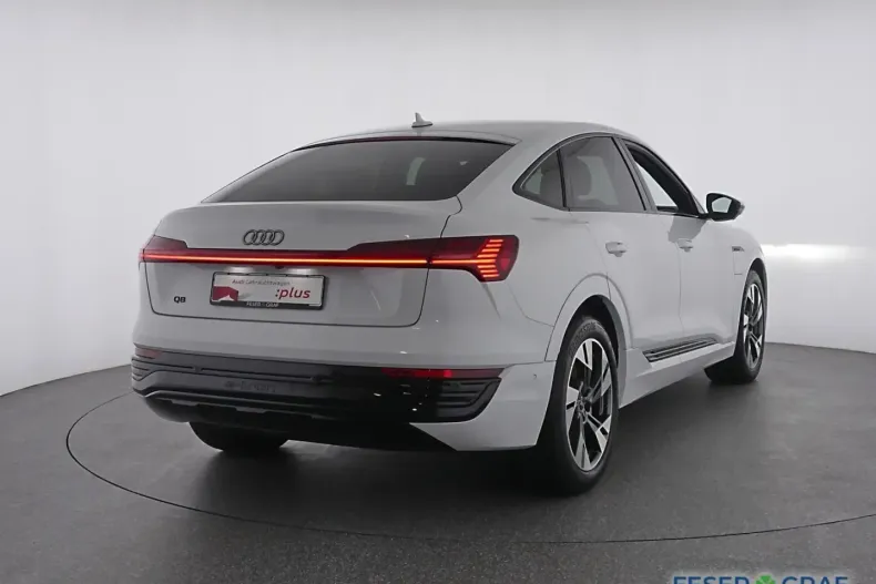 Audi Q8 din 2023 cu 43.990 km - oferta AUD176969 - foto 5