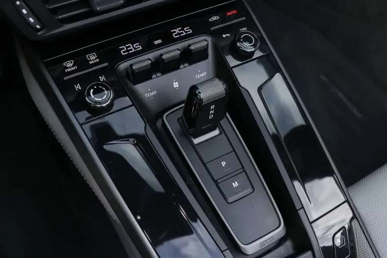 Porsche 992 din 2025 cu 21.200 km - oferta POR176972 - foto 18