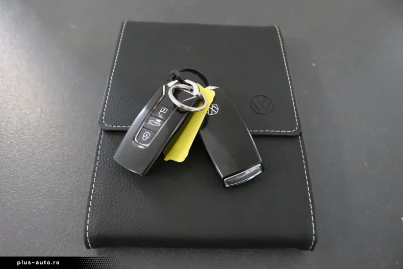 Volkswagen Touareg din 2023 cu 67.338 km - oferta VOL176975 - foto 4