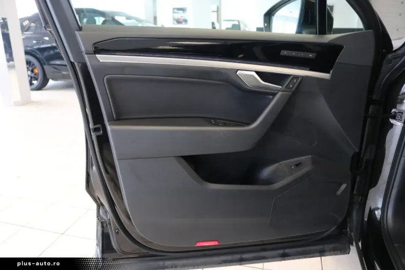 Volkswagen Touareg din 2023 cu 67.338 km - oferta VOL176975 - foto 13