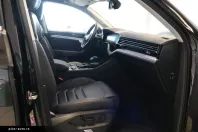 Volkswagen Touareg din 2023 cu 67.338 km - oferta VOL176975 - foto 32