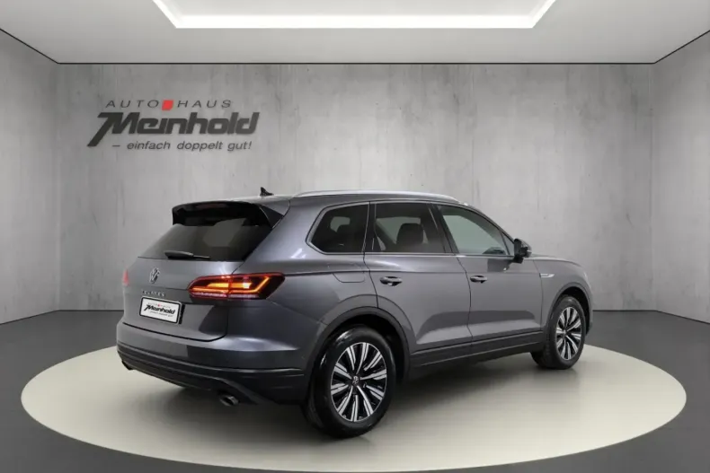 Volkswagen Touareg din 2021 cu 43.100 km - oferta VOL176984 - foto 2