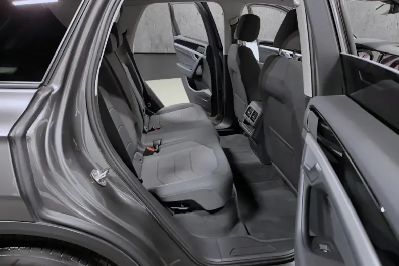 Volkswagen Touareg din 2021 cu 43.100 km - oferta VOL176984 - foto 12