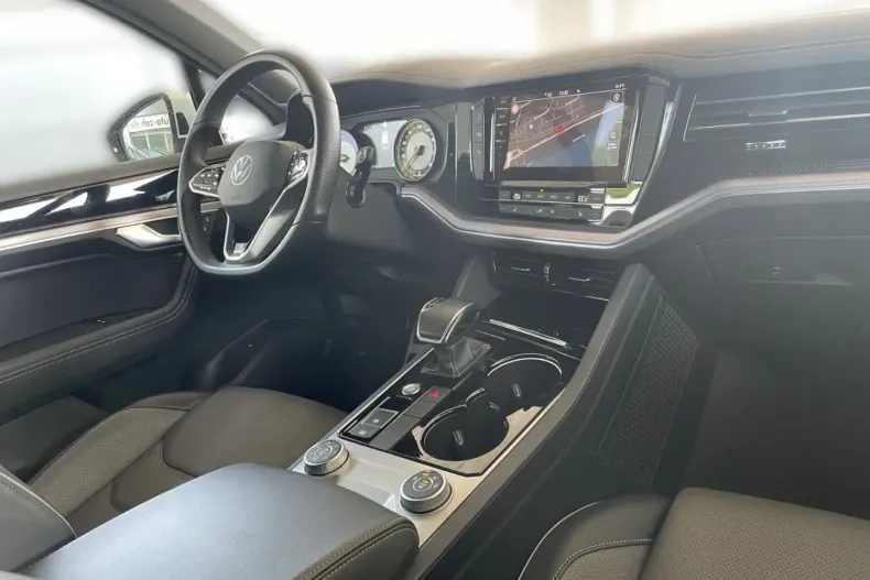 Volkswagen Touareg din 2022 cu 99.989 km - oferta VOL176987 - foto 12