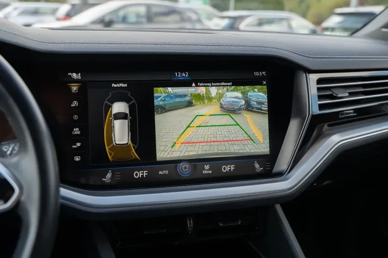 Volkswagen Touareg din 2022 cu 70.400 km - oferta VOL176988 - foto 10