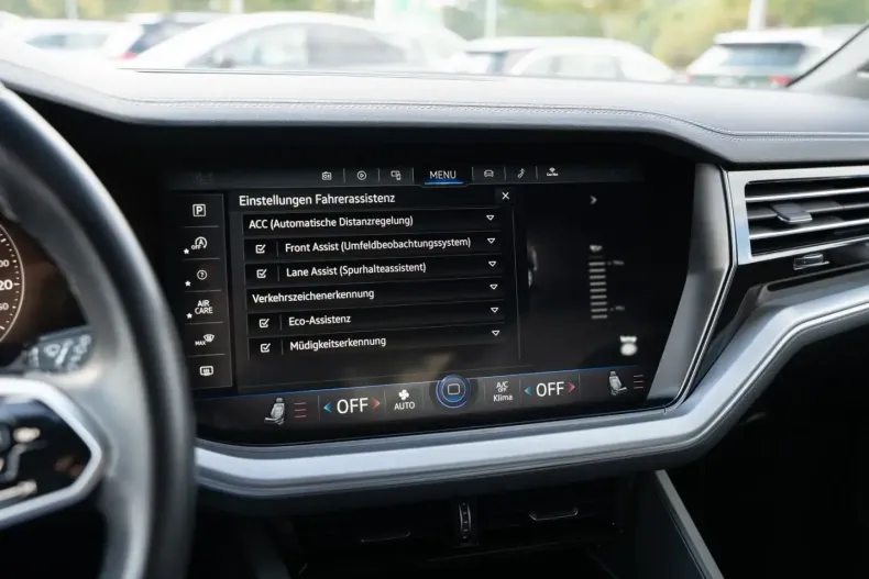 Volkswagen Touareg din 2022 cu 70.400 km - oferta VOL176988 - foto 13