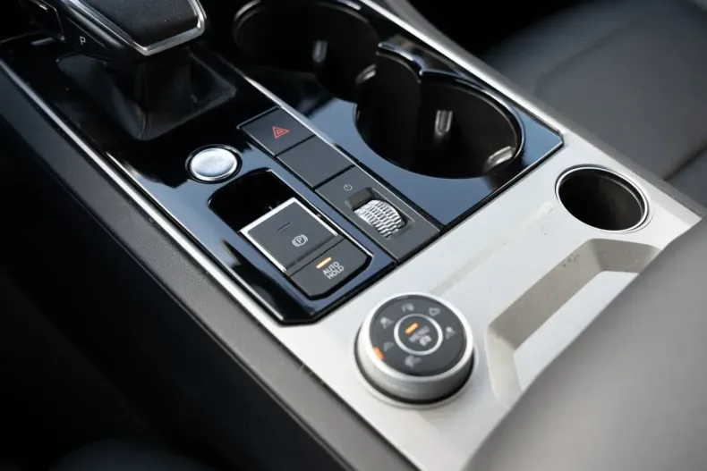 Volkswagen Touareg din 2022 cu 70.400 km - oferta VOL176988 - foto 19