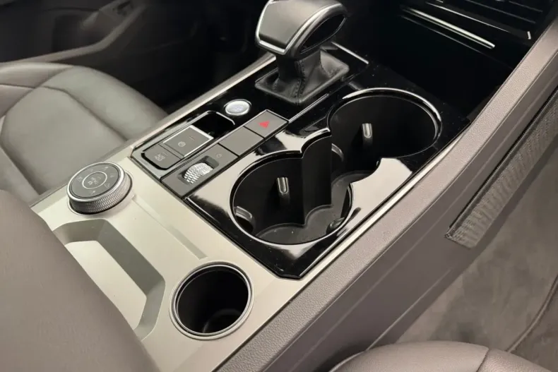 Volkswagen Touareg din 2021 cu 93.590 km - oferta VOL176991 - foto 3