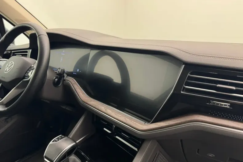 Volkswagen Touareg din 2021 cu 93.590 km - oferta VOL176991 - foto 5