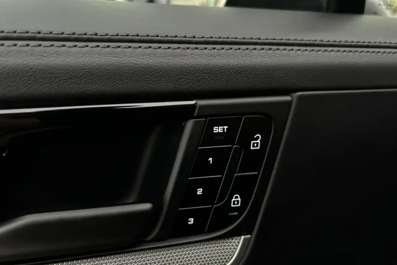 Porsche Cayenne din 2024 cu 45.460 km - oferta POR177007 - foto 17