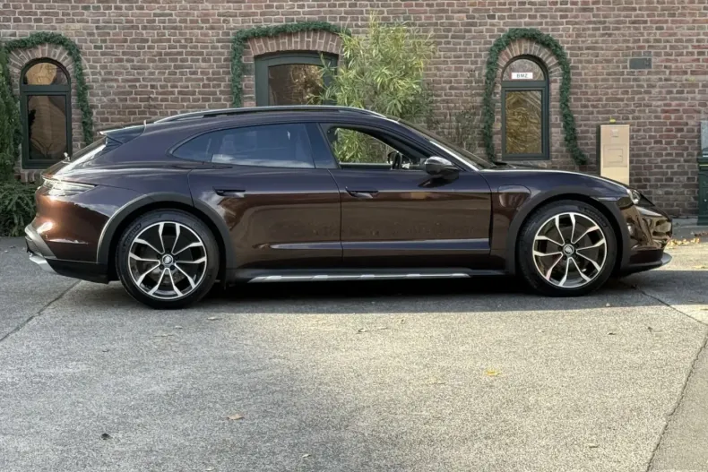 Porsche Taycan din 2023 cu 20.100 km - oferta POR177028 - foto 7