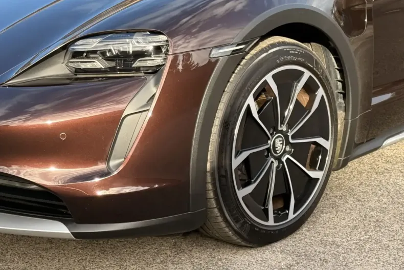 Porsche Taycan din 2023 cu 20.100 km - oferta POR177028 - foto 26