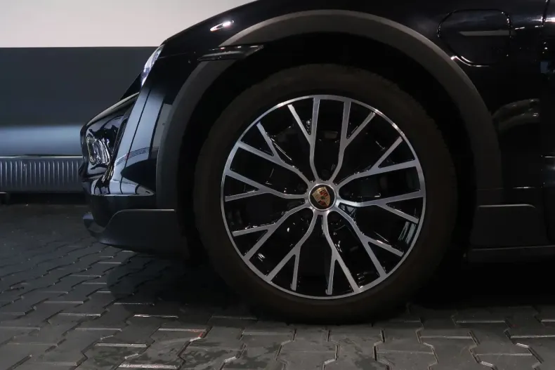 Porsche Taycan din 2024 cu 29.859 km - oferta POR177029 - foto 9