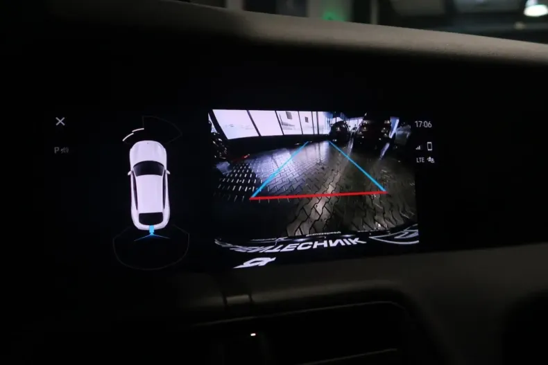 Porsche Taycan din 2024 cu 29.859 km - oferta POR177029 - foto 23