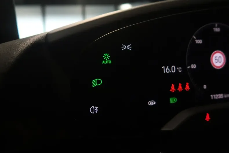 Porsche Taycan din 2024 cu 29.859 km - oferta POR177029 - foto 32