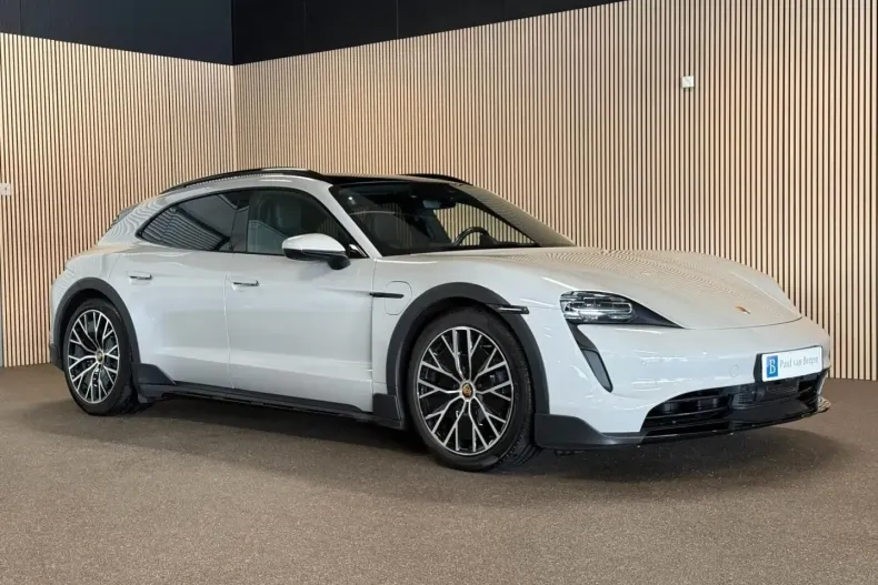 Porsche Taycan din 2023 cu 79.875 km - oferta POR177035 - foto 4