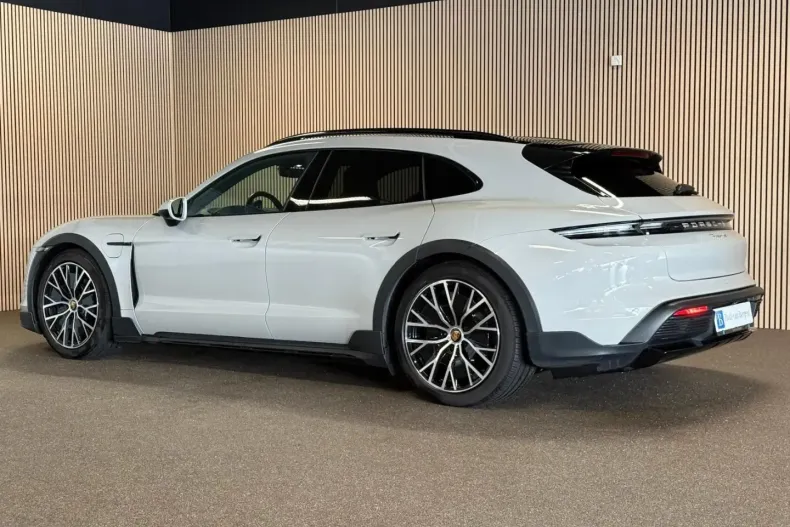 Porsche Taycan din 2023 cu 79.875 km - oferta POR177035 - foto 6