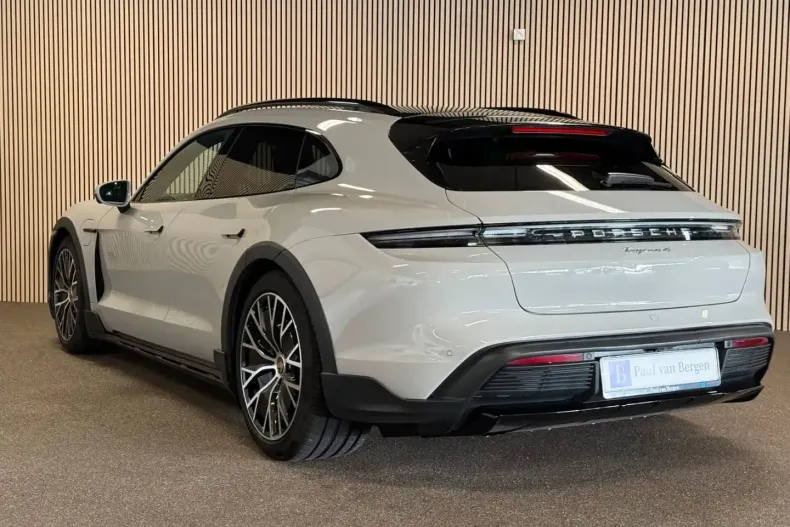 Porsche Taycan din 2023 cu 79.875 km - oferta POR177035 - foto 8