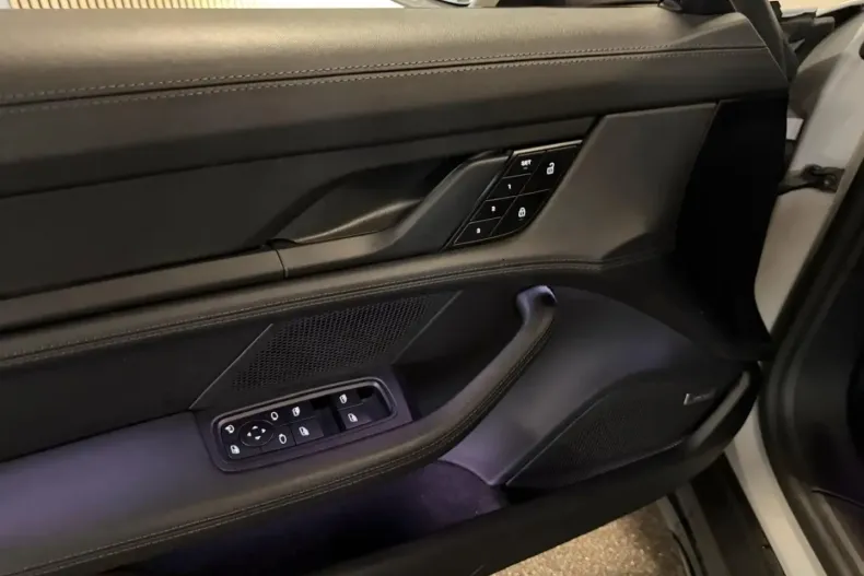 Porsche Taycan din 2023 cu 79.875 km - oferta POR177035 - foto 12