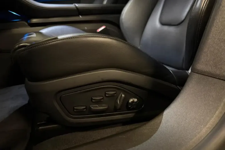 Porsche Taycan din 2023 cu 79.875 km - oferta POR177035 - foto 14