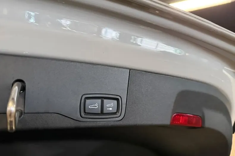 Porsche Taycan din 2023 cu 79.875 km - oferta POR177035 - foto 42