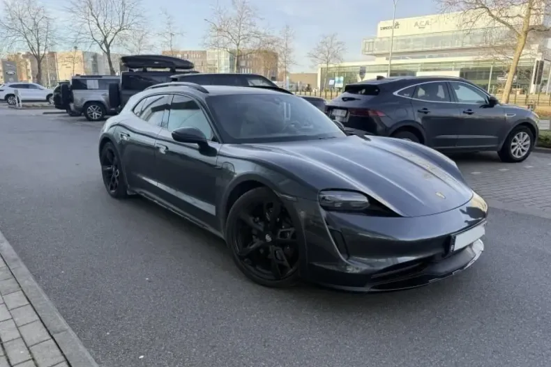 Porsche Taycan din 2023 cu 48.000 km - oferta POR177036 - foto 1