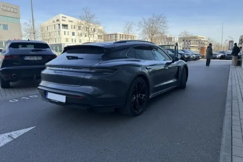 Porsche Taycan din 2023 cu 48.000 km - oferta POR177036 - foto 2