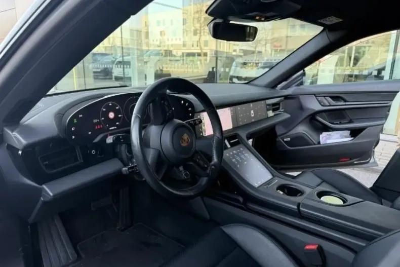 Porsche Taycan din 2023 cu 48.000 km - oferta POR177036 - foto 6