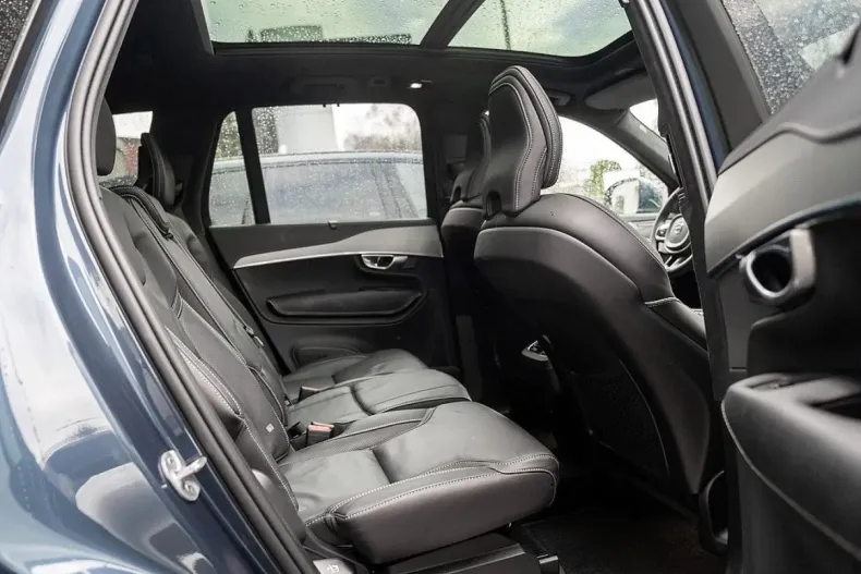 Volvo XC90 din 2023 cu 61.100 km - oferta VOL177039 - foto 4