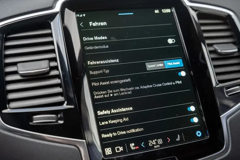 Volvo XC90 din 2023 cu 61.100 km - oferta VOL177039 - foto 19