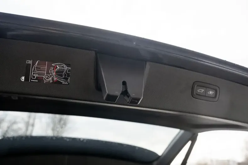 Volvo XC90 din 2023 cu 61.100 km - oferta VOL177039 - foto 31