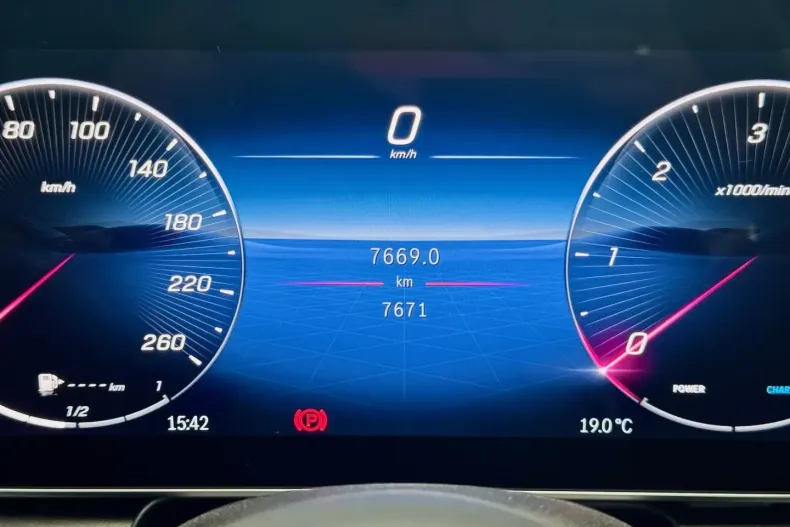 Mercedes-Benz GLC 300 din 2024 cu 7.700 km - oferta MER177066 - foto 7