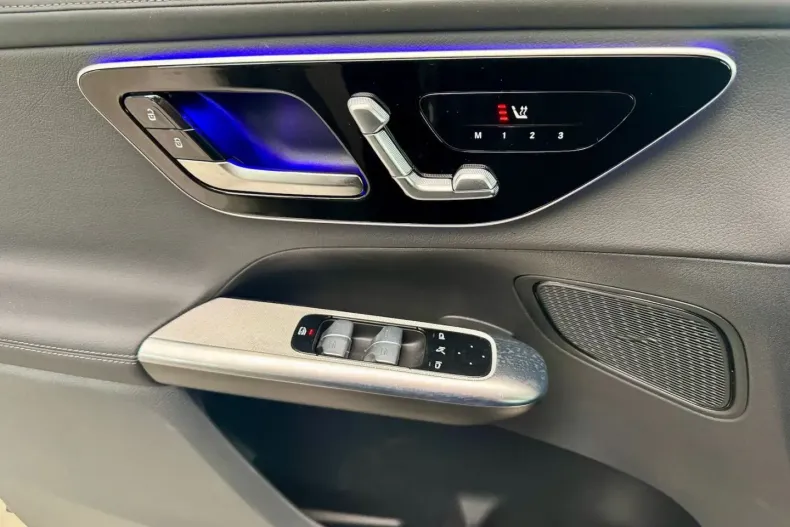 Mercedes-Benz GLC 300 din 2024 cu 7.700 km - oferta MER177066 - foto 8